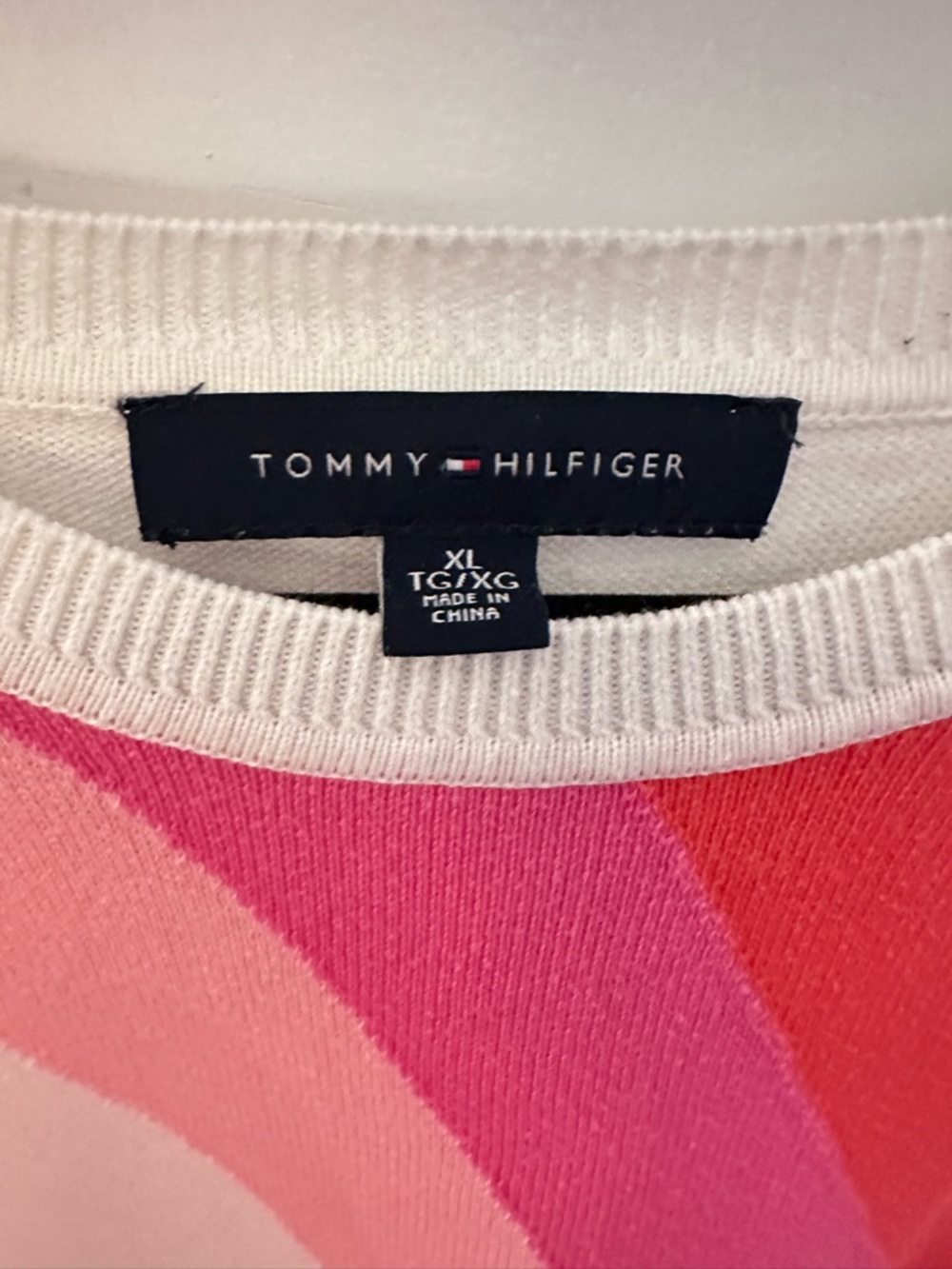 Tommy Hilfiger XL white-pink diagonal stripe crew neck cotton rib cuff sweater - Picture 4 of 11